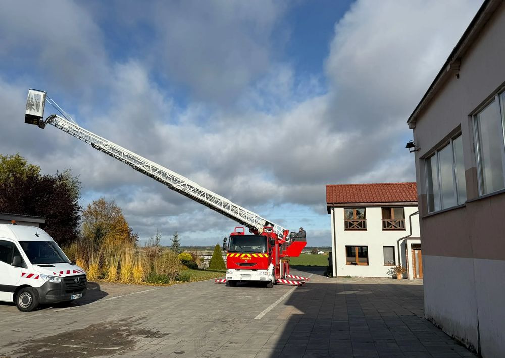 Renault Midlum 210 - Camión de bomberos: foto 5 Renault Midlum 210 - Camión de bomberos: foto 5