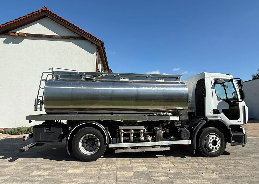Renault Premium 280 DXI - Cisterna camión: foto 4 Renault Premium 280 DXI - Cisterna camión: foto 4
