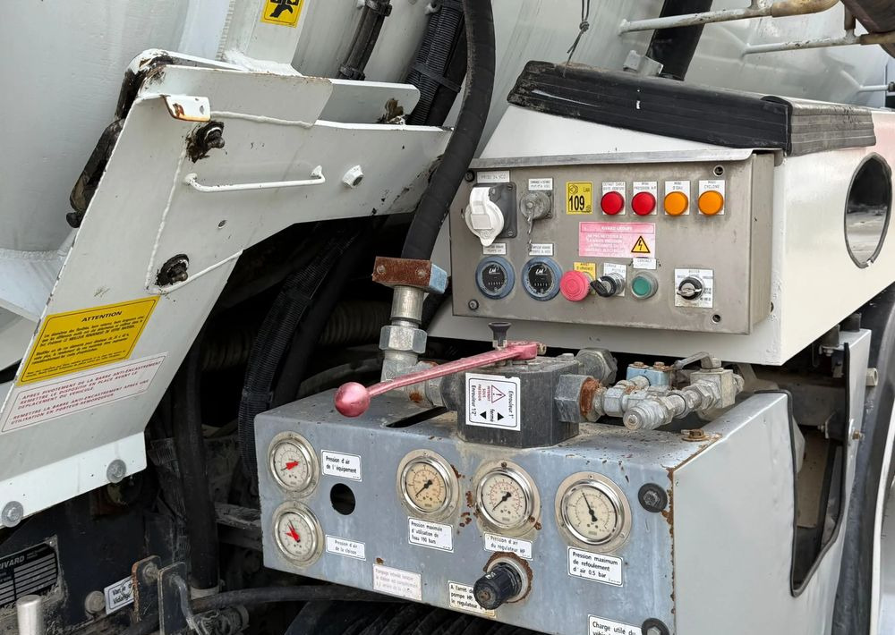 Camión de basura Renault Premium 320 DCI: foto 13 Camión de basura Renault Premium 320 DCI: foto 13