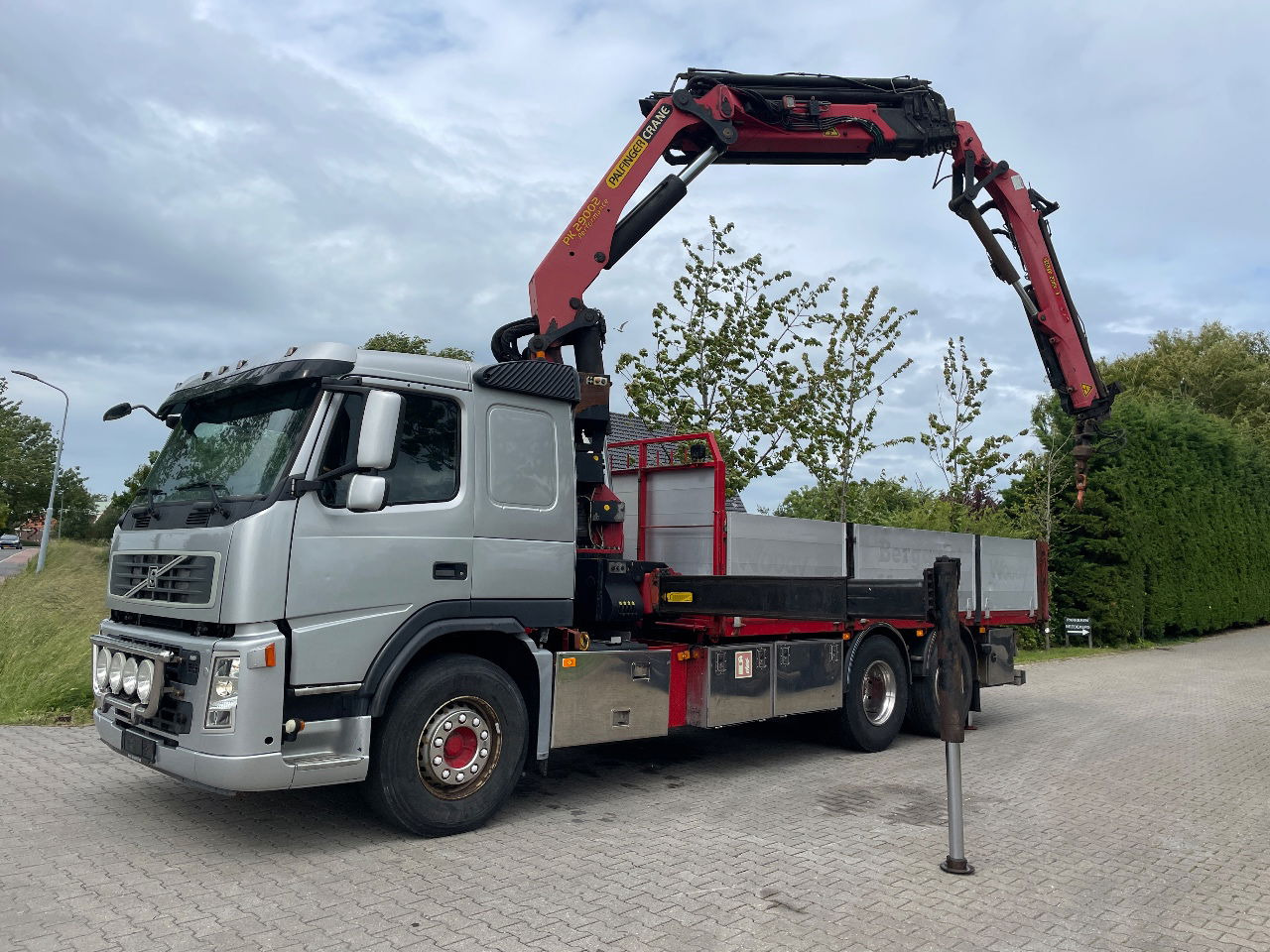 Volvo FM 440 with Palfinger PK29002 with jib flyjib - Camión grúa: foto 1 Volvo FM 440 with Palfinger PK29002 with jib flyjib - Camión grúa: foto 1