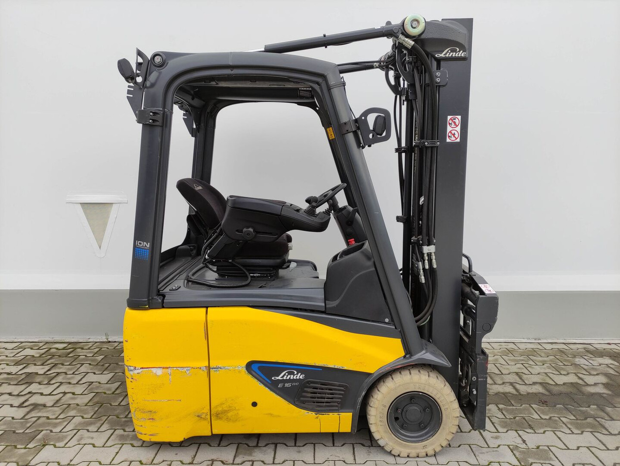 Linde E16-C-02-387 EVO - Carretilla elevadora eléctrica: foto 2 Linde E16-C-02-387 EVO - Carretilla elevadora eléctrica: foto 2