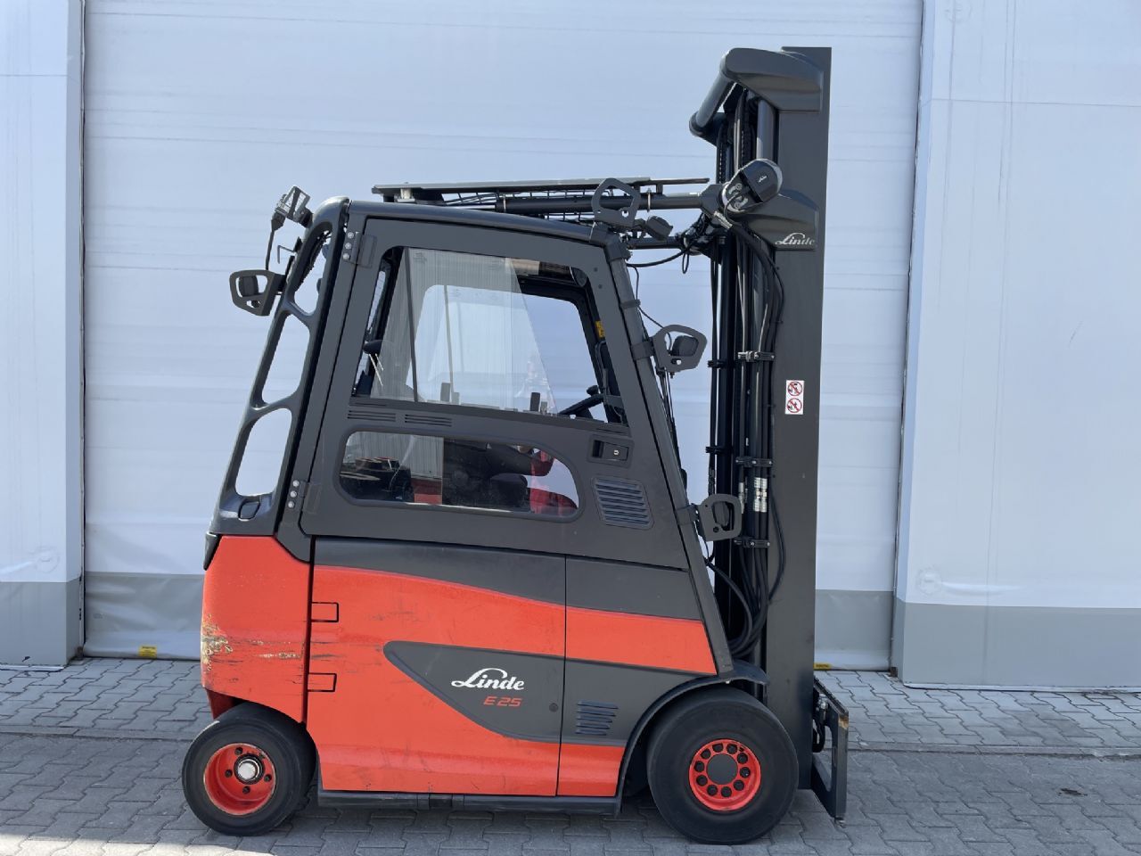 Linde E25H-01/600/387 - Carretilla elevadora eléctrica: foto 2 Linde E25H-01/600/387 - Carretilla elevadora eléctrica: foto 2