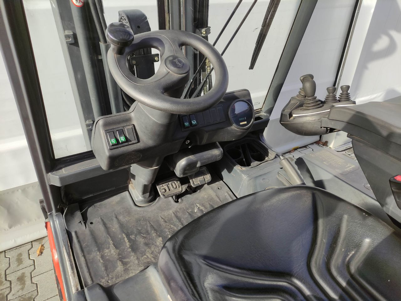 Linde E30/02/600-336 - Carretilla elevadora eléctrica: foto 5 Linde E30/02/600-336 - Carretilla elevadora eléctrica: foto 5