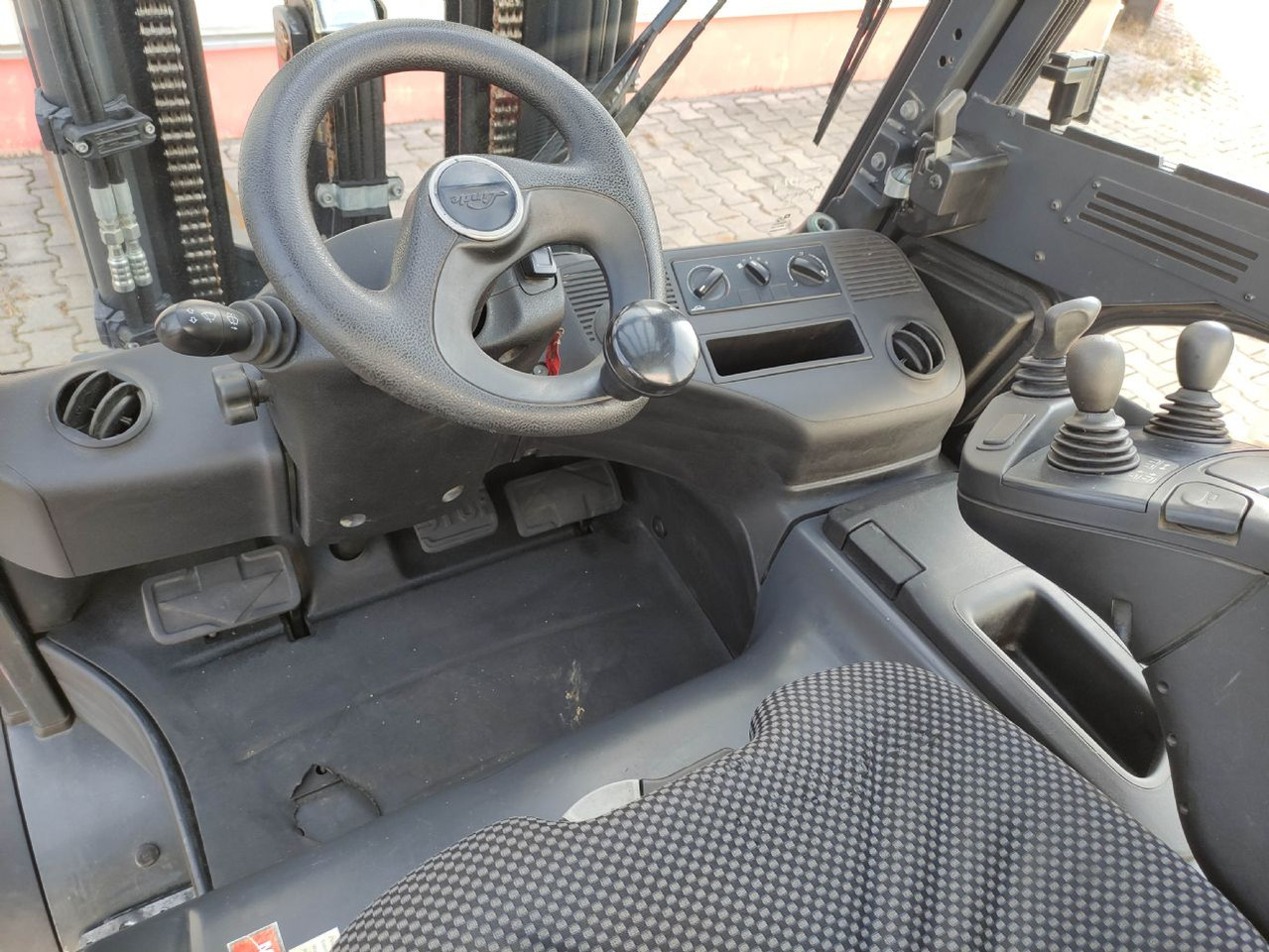 Linde E35HL-01-387 - Carretilla elevadora eléctrica: foto 5 Linde E35HL-01-387 - Carretilla elevadora eléctrica: foto 5