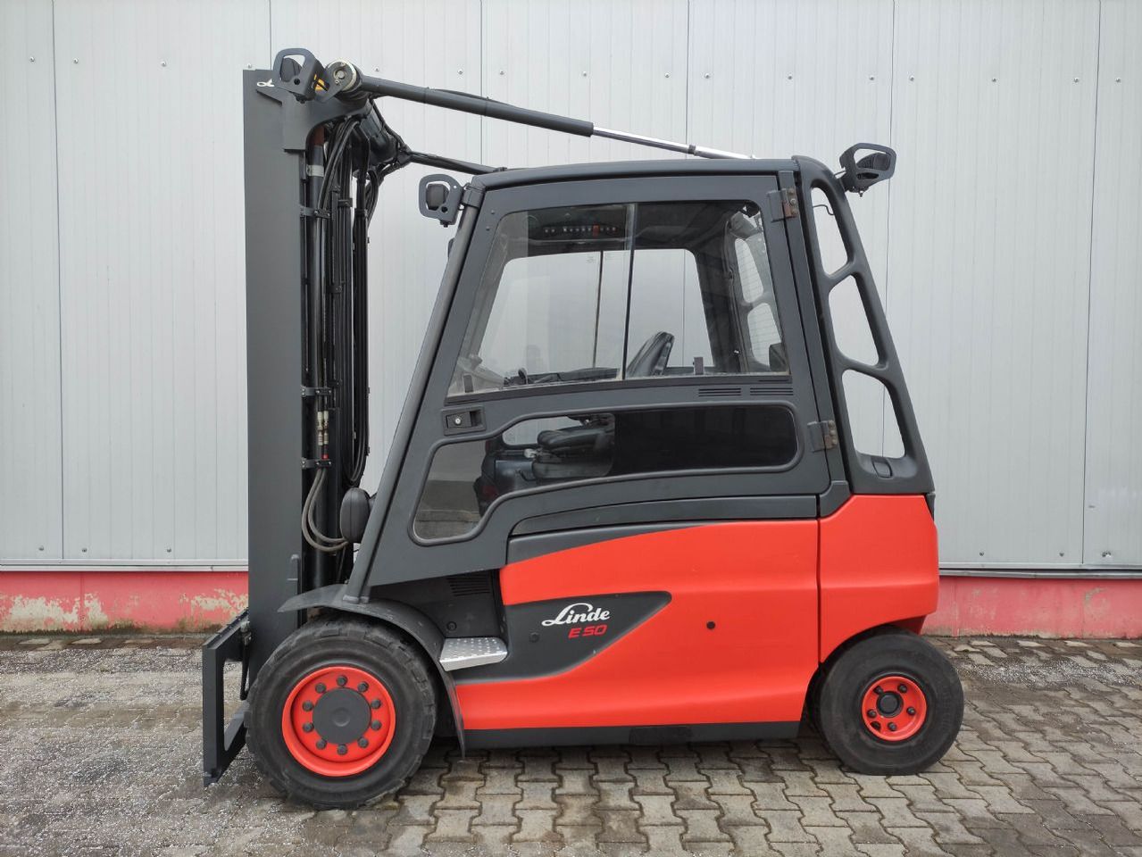 Linde E50HL-01-388 - Carretilla elevadora eléctrica: foto 1 Linde E50HL-01-388 - Carretilla elevadora eléctrica: foto 1