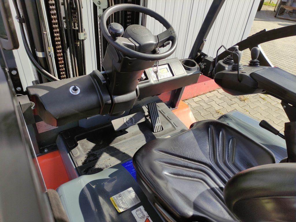 Toyota 8FBMT40 - Carretilla elevadora eléctrica: foto 5 Toyota 8FBMT40 - Carretilla elevadora eléctrica: foto 5