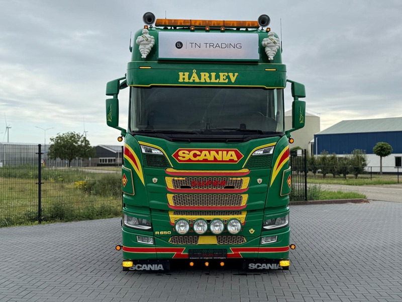 Scania R650 V8 SHOWTRUCK, VOLLUCHT, RETARDER, AUDIO, HYDRAULIEK, COMPLEET VOL. - Cabeza tractora: foto 4 Scania R650 V8 SHOWTRUCK, VOLLUCHT, RETARDER, AUDIO, HYDRAULIEK, COMPLEET VOL. - Cabeza tractora: foto 4