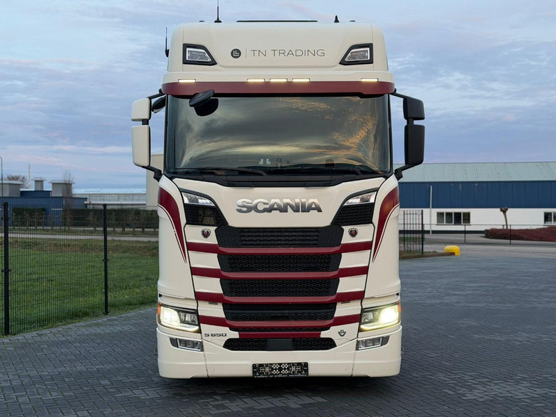 Scania S650 V8 NGS HYDRAULIEK, 3.35WB, VOLLUCHT, ALCOA, KING OF THE ROAD. - Cabeza tractora: foto 2 Scania S650 V8 NGS HYDRAULIEK, 3.35WB, VOLLUCHT, ALCOA, KING OF THE ROAD. - Cabeza tractora: foto 2