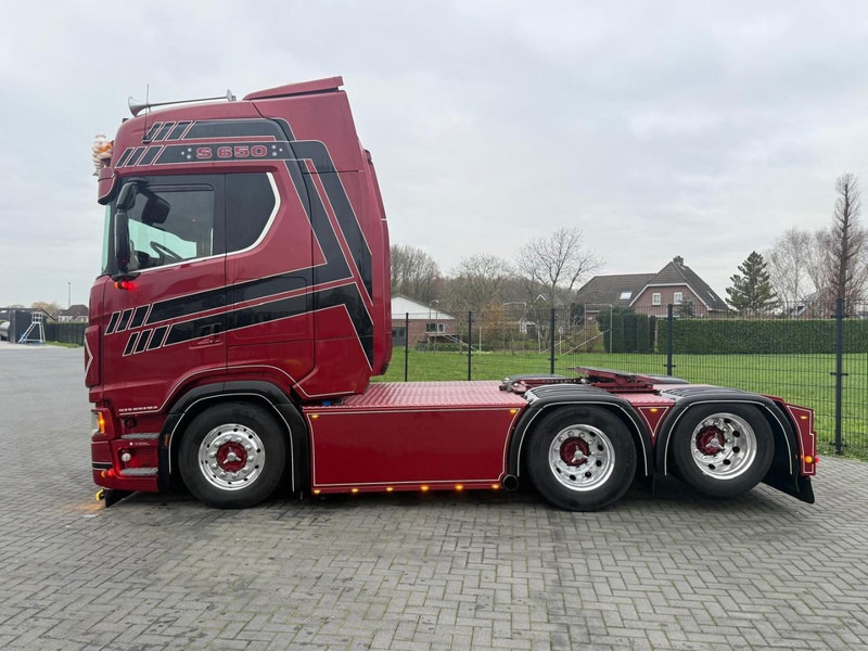 Scania S650 V8 NGS SHOW TRUCK, INTERIOR, FULL AIR, ALCOA, PTO, FULL! - Cabeza tractora: foto 4 Scania S650 V8 NGS SHOW TRUCK, INTERIOR, FULL AIR, ALCOA, PTO, FULL! - Cabeza tractora: foto 4