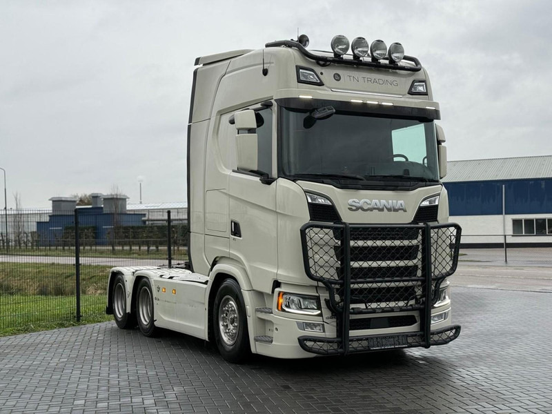 Scania S660 3.15WB, FULL AIR, RETARDER, LEATHER, KING OF THE ROAD, BULLBAR, - Cabeza tractora: foto 1 Scania S660 3.15WB, FULL AIR, RETARDER, LEATHER, KING OF THE ROAD, BULLBAR, - Cabeza tractora: foto 1