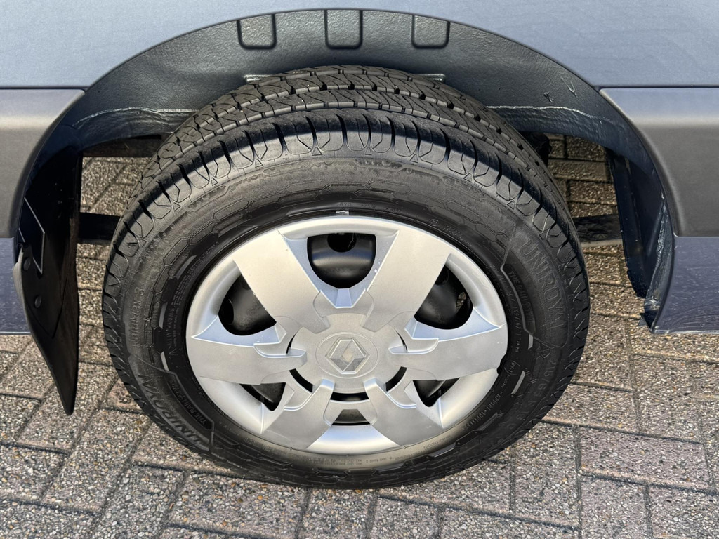 Renault Master-T33 2.3 dCi L2H2 Airco Trekhaak Cruise 3 Zits Pdc Goed onderhouden - Furgón: foto 5 Renault Master-T33 2.3 dCi L2H2 Airco Trekhaak Cruise 3 Zits Pdc Goed onderhouden - Furgón: foto 5