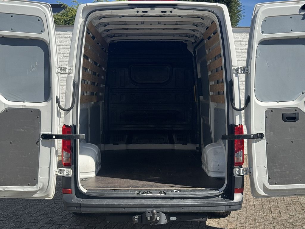 Volkswagen Crafter-35 2.0 TDI L3H3 Comfort Navigatie Carplay DAB All season banden Trekhaak Lat om lat - Furgón: foto 2 Volkswagen Crafter-35 2.0 TDI L3H3 Comfort Navigatie Carplay DAB All season banden Trekhaak Lat om lat - Furgón: foto 2