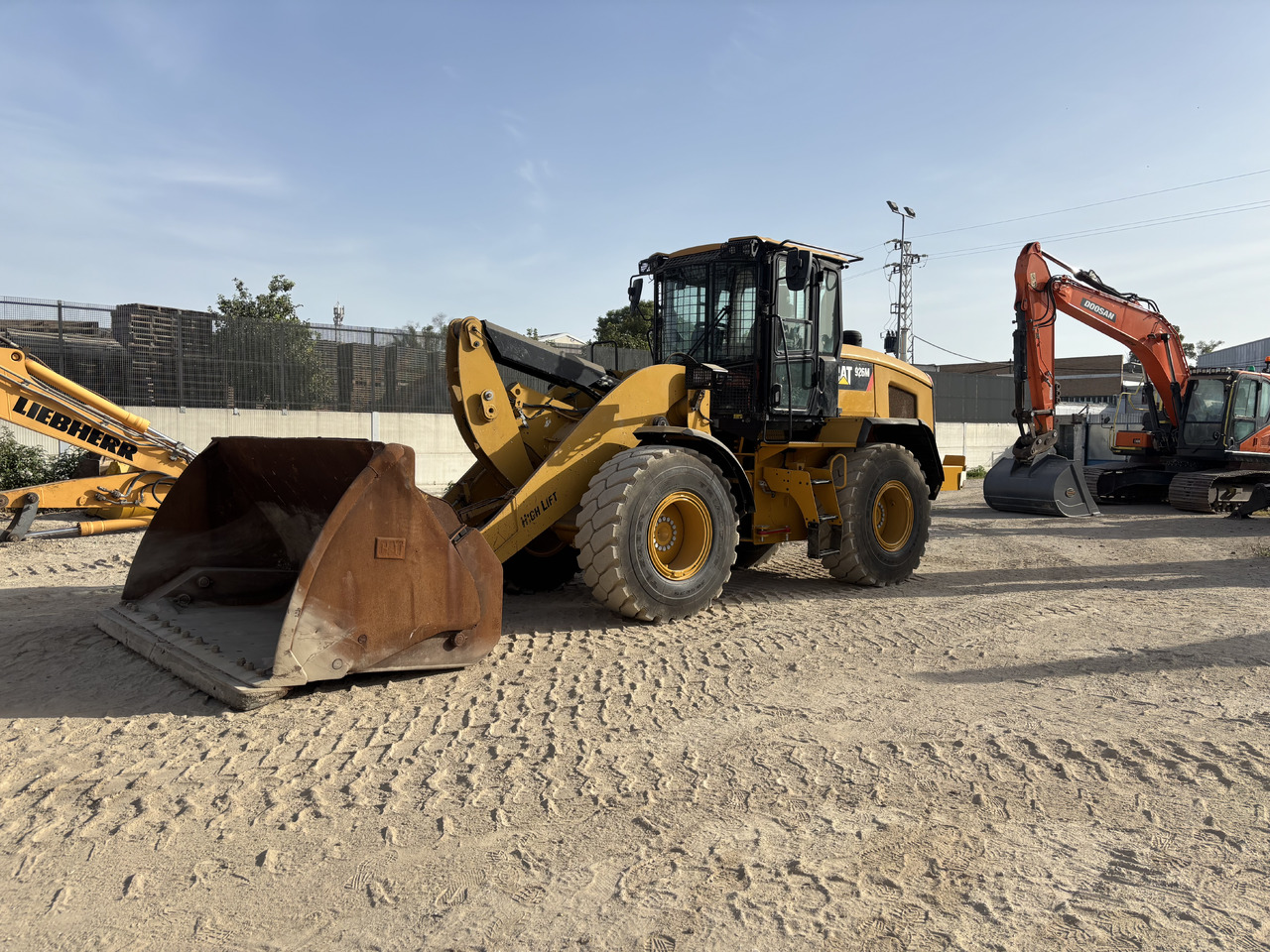 CATERPILLAR 926M - Cargadora de ruedas: foto 1 CATERPILLAR 926M - Cargadora de ruedas: foto 1