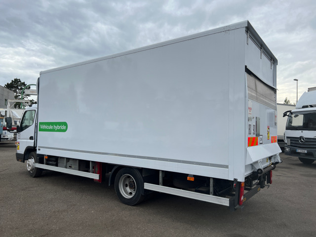 FUSO CANTER - Camión caja cerrada: foto 4 FUSO CANTER - Camión caja cerrada: foto 4