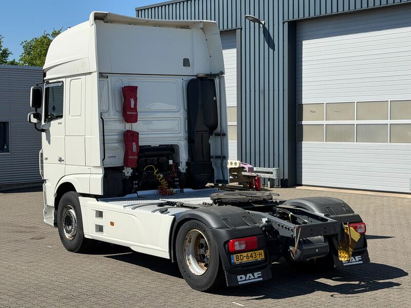 DAF XF 530 Super Space Cab Euro 6 Full Spoiler - Cabeza tractora: foto 4 DAF XF 530 Super Space Cab Euro 6 Full Spoiler - Cabeza tractora: foto 4