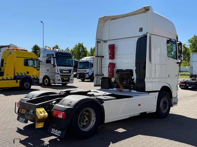 DAF XF 530 Super Space Cab Euro 6 Full Spoiler - Cabeza tractora: foto 3 DAF XF 530 Super Space Cab Euro 6 Full Spoiler - Cabeza tractora: foto 3