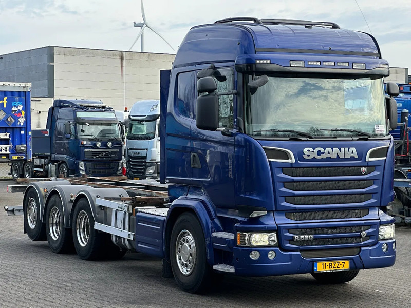 Scania R520 V8 8x4*4 Bdf / Retarder / 2 Tank / Full Air / Euro 6 - Portacontenedore/ Intercambiable camión: foto 2 Scania R520 V8 8x4*4 Bdf / Retarder / 2 Tank / Full Air / Euro 6 - Portacontenedore/ Intercambiable camión: foto 2