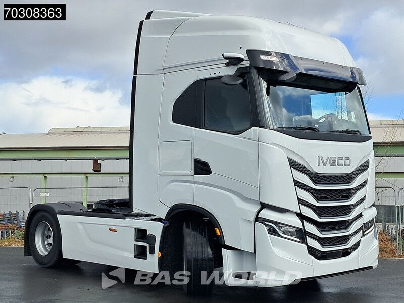 Iveco S-Way 500 4X2 NEW! Retarder 2x Tanks Mirrorcams Navi LED Euro 6 - Cabeza tractora: foto 3 Iveco S-Way 500 4X2 NEW! Retarder 2x Tanks Mirrorcams Navi LED Euro 6 - Cabeza tractora: foto 3