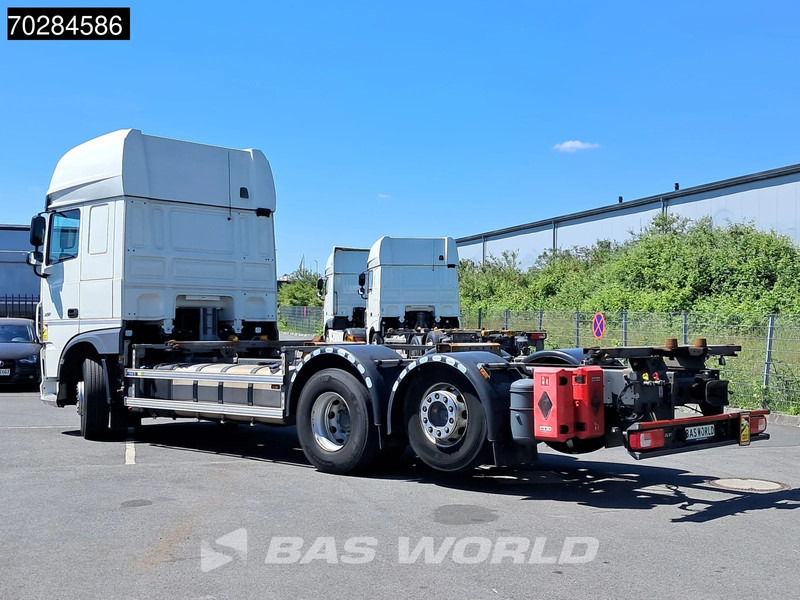 DAF XF 450 6X2 BDF SSC Retarder 2x Tanks Liftachse Standklima LED ACC Euro 6 - Portacontenedore/ Intercambiable camión: foto 2 DAF XF 450 6X2 BDF SSC Retarder 2x Tanks Liftachse Standklima LED ACC Euro 6 - Portacontenedore/ Intercambiable camión: foto 2