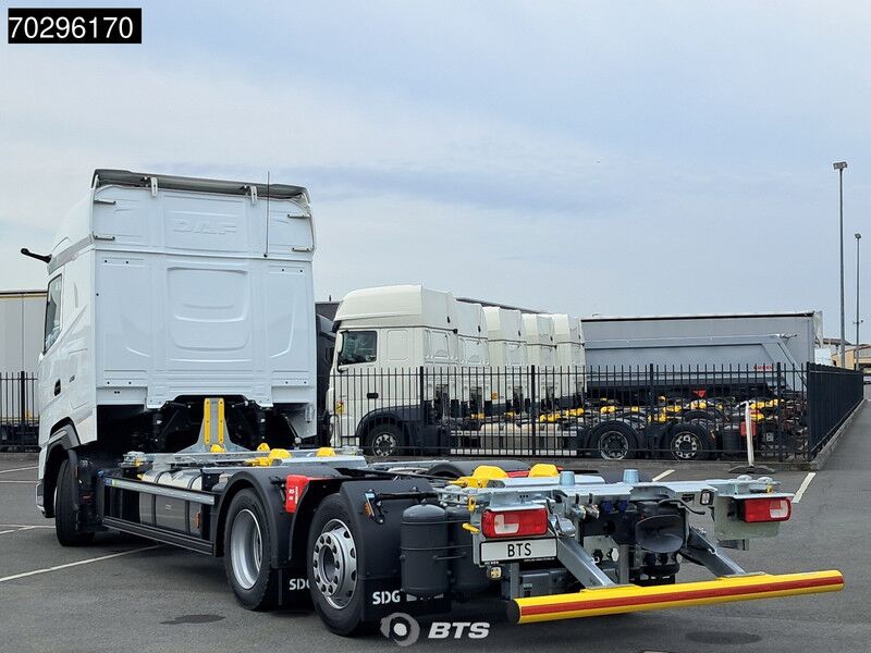 DAF XG 480 6X2 FAN - MX + Exclusive - BDF Maxi 1020 - 1320 - Portacontenedore/ Intercambiable camión: foto 2 DAF XG 480 6X2 FAN - MX + Exclusive - BDF Maxi 1020 - 1320 - Portacontenedore/ Intercambiable camión: foto 2