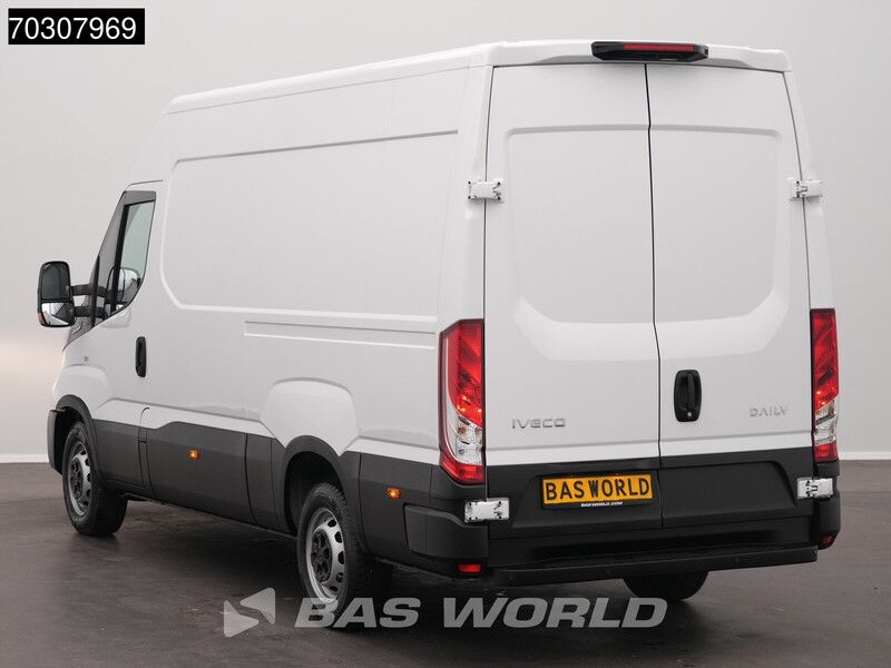 Iveco Daily 35S18 Neu! 3.0L Automatik 180PS L2H2 ACC Klima Tempomat Kamera CarPlay Parkensensoren Sitzheizung Euro6 L2 A/C - Furgón: foto 2 Iveco Daily 35S18 Neu! 3.0L Automatik 180PS L2H2 ACC Klima Tempomat Kamera CarPlay Parkensensoren Sitzheizung Euro6 L2 A/C - Furgón: foto 2