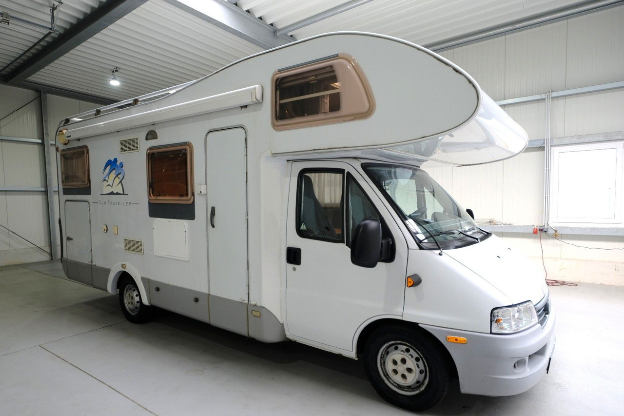Knaus Sun Traveller 658 LG/Festbett/ DPF Grün/Garage - Autocaravana capuchina: foto 1 Knaus Sun Traveller 658 LG/Festbett/ DPF Grün/Garage - Autocaravana capuchina: foto 1