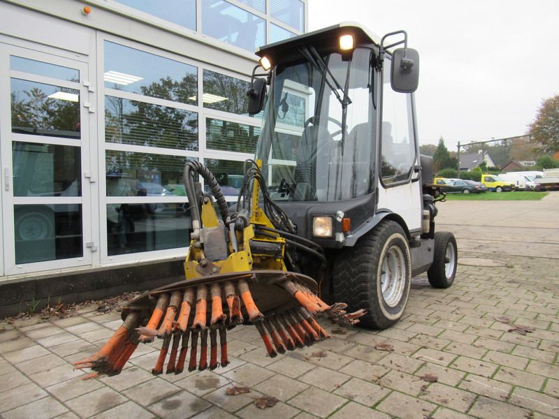 LM TRAC 286 Werktuigdrager ( zonder Borstel arm ) - Barredora vial: foto 3 LM TRAC 286 Werktuigdrager ( zonder Borstel arm ) - Barredora vial: foto 3