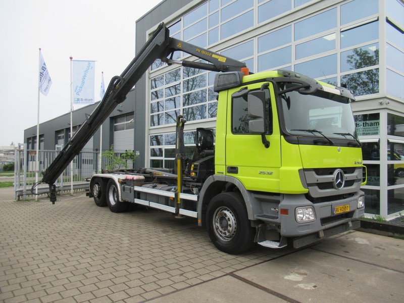 Mercedes-Benz Actros 2532 LTNLA 6X2 Hooklift + Crane, Haak - Kraan - Multibasculante camión, Camión grúa: foto 3 Mercedes-Benz Actros 2532 LTNLA 6X2 Hooklift + Crane, Haak - Kraan - Multibasculante camión, Camión grúa: foto 3