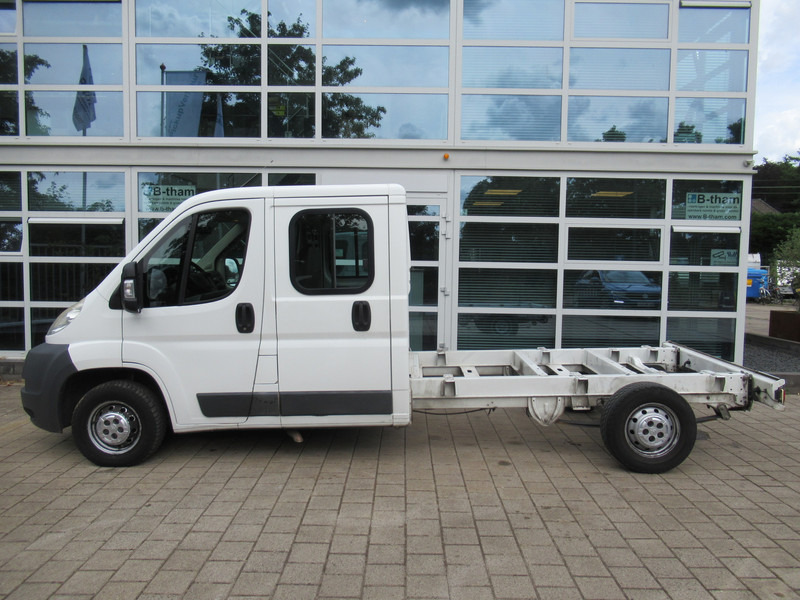 Citroën Jumper 35 2.2HDi 96KW L3 DOKA Dubbelcabine Chassis - Vehículo comercial ligero, Furgoneta combi: foto 2 Citroën Jumper 35 2.2HDi 96KW L3 DOKA Dubbelcabine Chassis - Vehículo comercial ligero, Furgoneta combi: foto 2