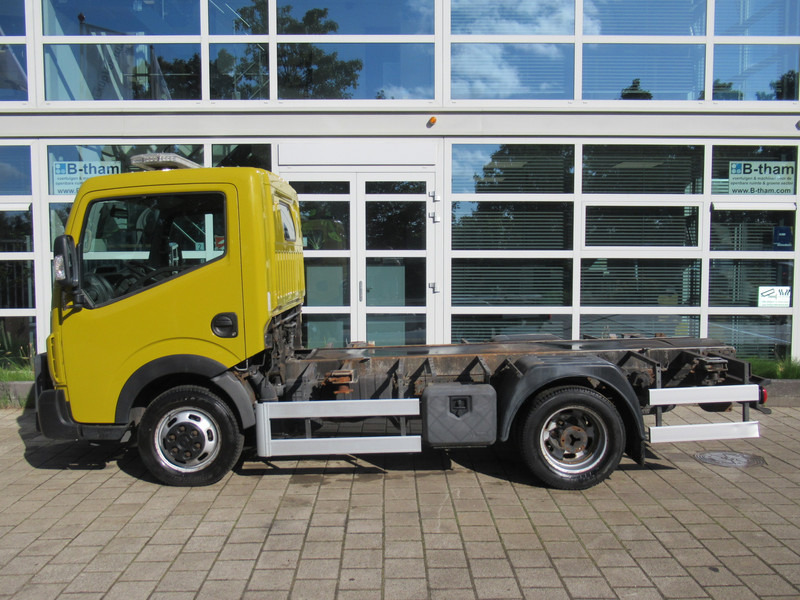 Renault Maxity 2.5DCi 107KW Chassis Twist Lock AIRCO - Vehículo comercial ligero: foto 2 Renault Maxity 2.5DCi 107KW Chassis Twist Lock AIRCO - Vehículo comercial ligero: foto 2