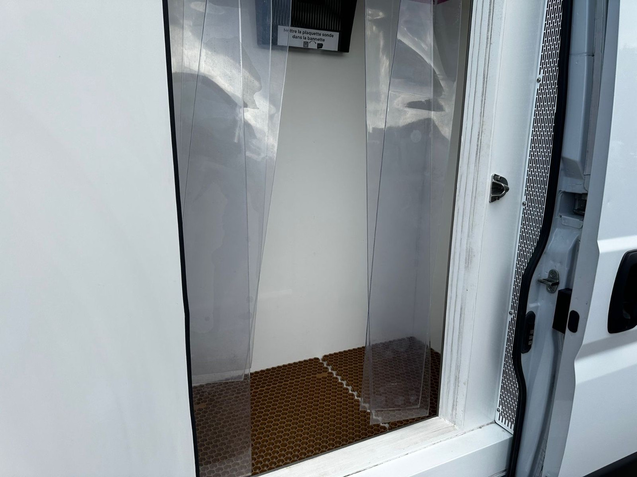 Leasing financiero de Fiat Ducato Isberg Pharma-Kühler -30°C/4°C/22°C leasing Fiat Ducato Isberg Pharma-Kühler -30°C/4°C/22°C: foto 12 Leasing financiero de Fiat Ducato Isberg Pharma-Kühler -30°C/4°C/22°C leasing Fiat Ducato Isberg Pharma-Kühler -30°C/4°C/22°C: foto 12