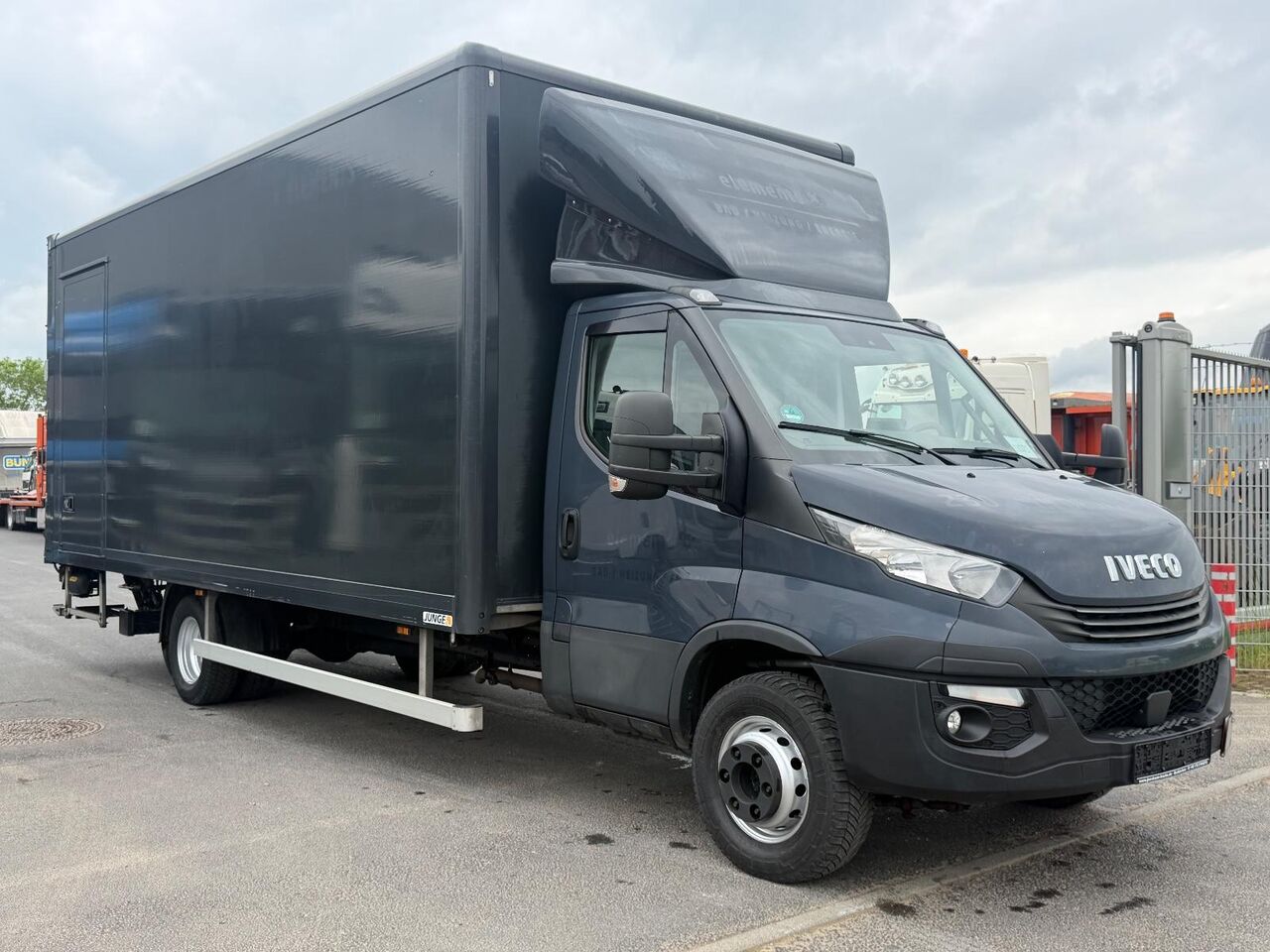 Iveco Daily 72c18 HiMatic, Koffer, Palfinger, Tüv neu! - Furgoneta: foto 3 Iveco Daily 72c18 HiMatic, Koffer, Palfinger, Tüv neu! - Furgoneta: foto 3