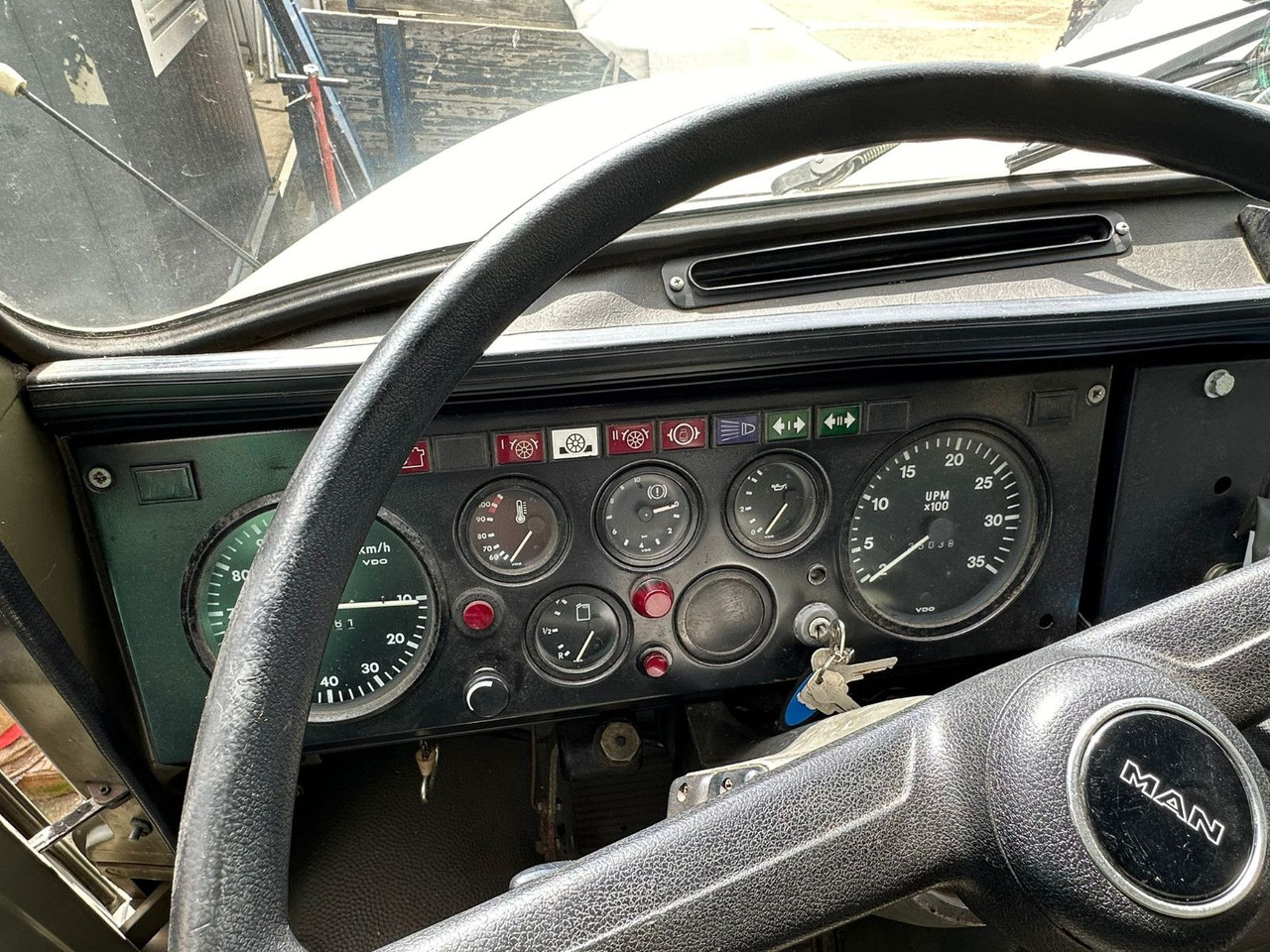 Furgoneta con caja de lona MAN 11.136 HA 4X4*H-zul.*schön*ex belg. Armee: foto 9
