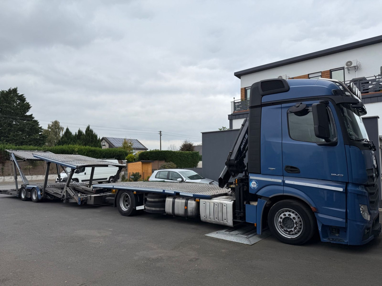 Mercedes-Benz Actros 1843 FVG 5-Zug / VDI 2700 / Kran MKG - Portavehículos camión: foto 1 Mercedes-Benz Actros 1843 FVG 5-Zug / VDI 2700 / Kran MKG - Portavehículos camión: foto 1