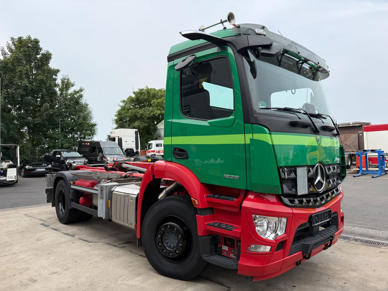 Mercedes-Benz Arocs 1836/10,7L/Hiab Ultima 14S/4x2/Autom./Top - Multibasculante camión: foto 4 Mercedes-Benz Arocs 1836/10,7L/Hiab Ultima 14S/4x2/Autom./Top - Multibasculante camión: foto 4