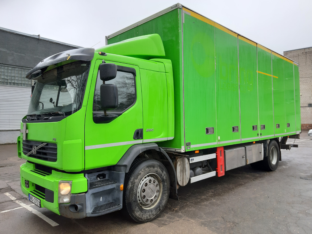 VOLVO FE - Camión caja cerrada: foto 1 VOLVO FE - Camión caja cerrada: foto 1