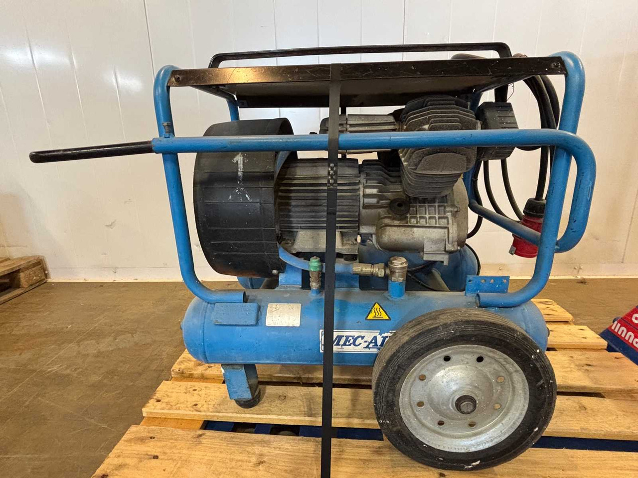 Compressor Mec-Air VKM592 3.0 kW - Compresor de aire: foto 3 Compressor Mec-Air VKM592 3.0 kW - Compresor de aire: foto 3