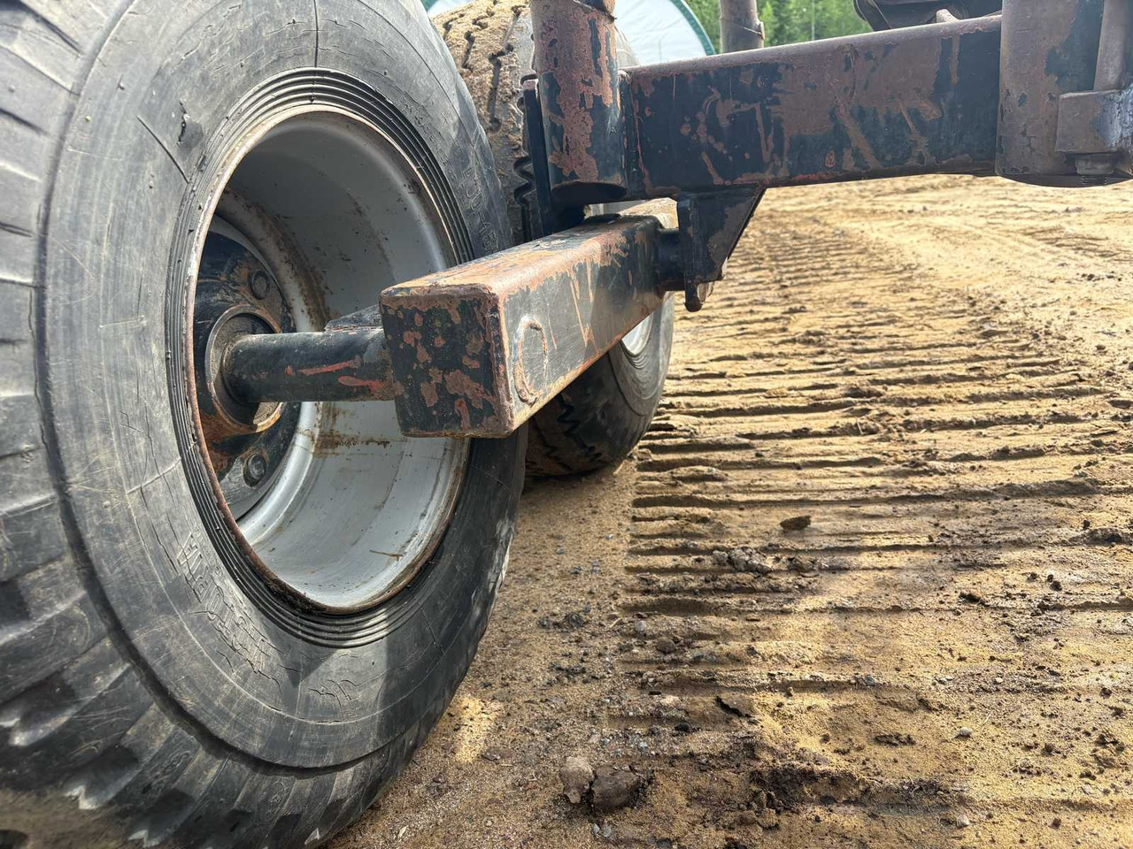 Forest trailer with Cartridge 755 crane - Remolque forestal: foto 4 Forest trailer with Cartridge 755 crane - Remolque forestal: foto 4