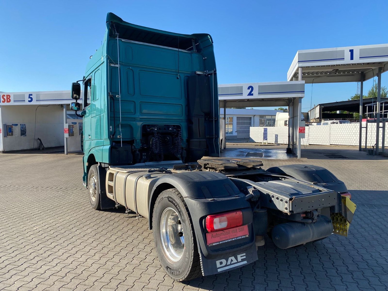 DAF XF 440 EURO 6 KIPPHYDRAULIK ALUFELGEN - Cabeza tractora: foto 4 DAF XF 440 EURO 6 KIPPHYDRAULIK ALUFELGEN - Cabeza tractora: foto 4