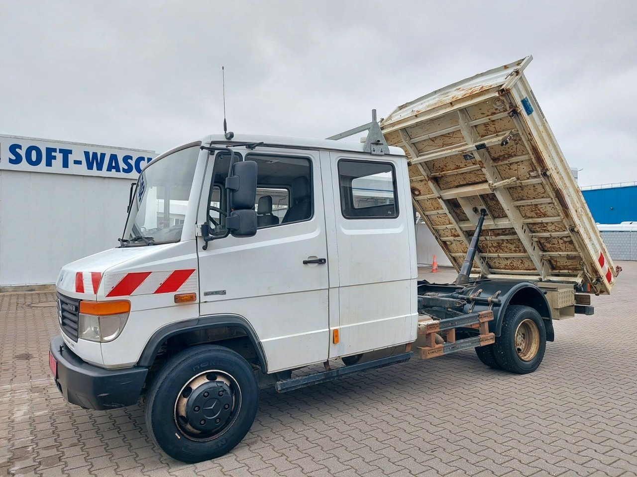 Mercedes-Benz VARIO 816D DOKA DREISEITEN KIPPER MEILLER - Volquete furgoneta, Furgoneta combi: foto 1 Mercedes-Benz VARIO 816D DOKA DREISEITEN KIPPER MEILLER - Volquete furgoneta, Furgoneta combi: foto 1