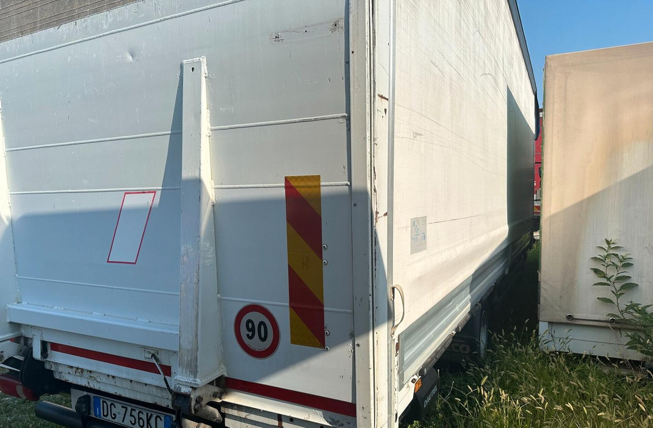 Renault MIDLUM 215.10 - Camión lona: foto 4 Renault MIDLUM 215.10 - Camión lona: foto 4