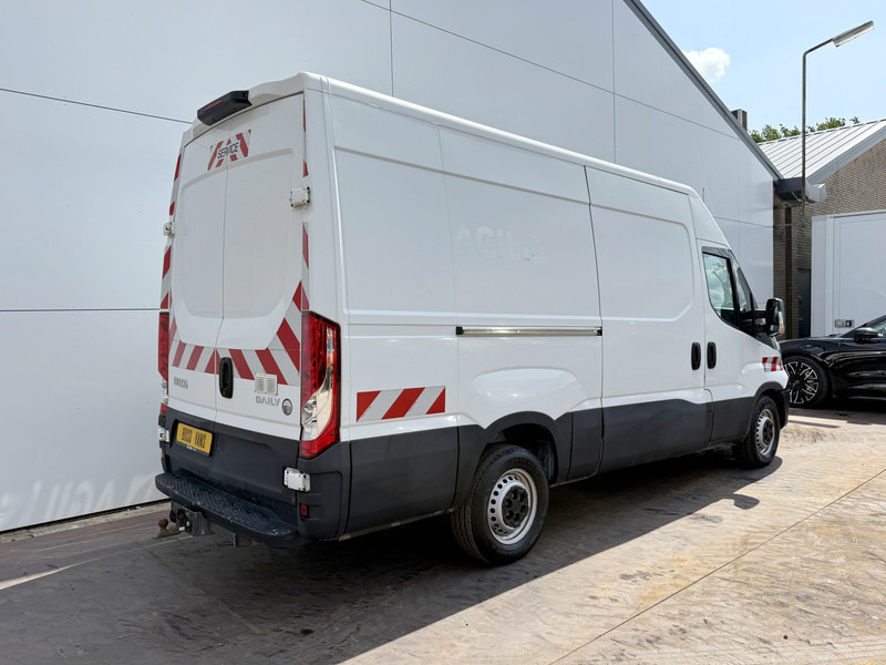 Iveco Daily 35S14 2.3 L2H2 Cruise Control Climate Control 3.5t Trekhaak Lucht geveerde stoel - Furgón: foto 3 Iveco Daily 35S14 2.3 L2H2 Cruise Control Climate Control 3.5t Trekhaak Lucht geveerde stoel - Furgón: foto 3