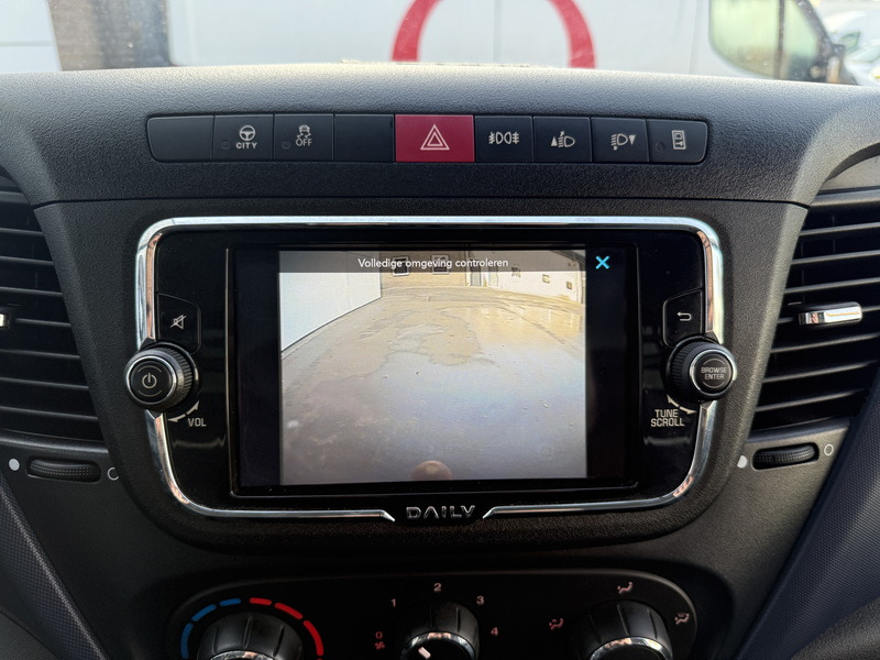 Caja abierta furgoneta Iveco Daily 35S16 2.3 Automaat Camera Cruise Control Navigatie Trekhaak Open Laadbak: foto 15 Caja abierta furgoneta Iveco Daily 35S16 2.3 Automaat Camera Cruise Control Navigatie Trekhaak Open Laadbak: foto 15