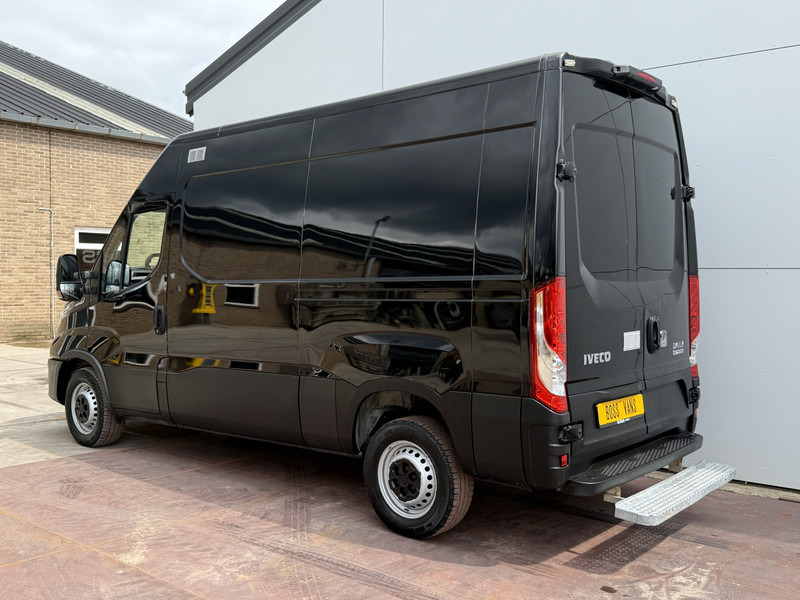 Iveco Daily 35S18 3.0 Automaat L2H2 Adaptieve Cruise Control LED Airco Camera Trekhaak - Furgón: foto 2 Iveco Daily 35S18 3.0 Automaat L2H2 Adaptieve Cruise Control LED Airco Camera Trekhaak - Furgón: foto 2