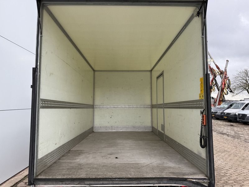 Furgoneta Iveco Daily 35S18 3.0 Automaat Laadklep LED Climate Bakwagen Meubelbak Koffer Control Adaptieve Cruise Control Standkachel Camera Navigatie: foto 12 Furgoneta Iveco Daily 35S18 3.0 Automaat Laadklep LED Climate Bakwagen Meubelbak Koffer Control Adaptieve Cruise Control Standkachel Camera Navigatie: foto 12