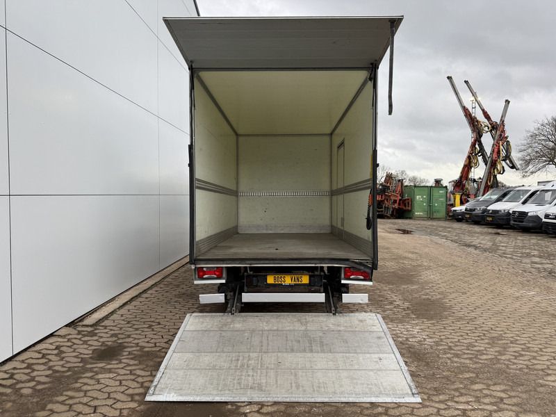 Furgoneta Iveco Daily 35S18 3.0 Automaat Laadklep LED Climate Bakwagen Meubelbak Koffer Control Adaptieve Cruise Control Standkachel Camera Navigatie: foto 10 Furgoneta Iveco Daily 35S18 3.0 Automaat Laadklep LED Climate Bakwagen Meubelbak Koffer Control Adaptieve Cruise Control Standkachel Camera Navigatie: foto 10
