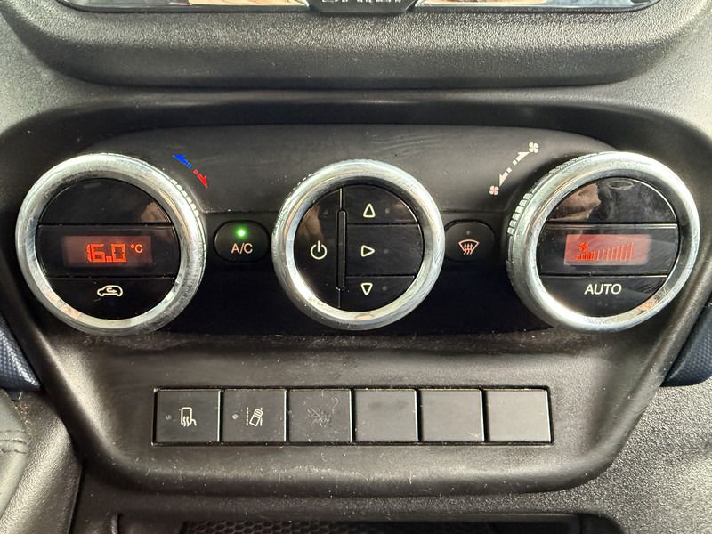 Furgoneta Iveco Daily 35S18 3.0 Automaat Laadklep LED Climate Bakwagen Meubelbak Koffer Control Adaptieve Cruise Control Standkachel Camera Navigatie: foto 18 Furgoneta Iveco Daily 35S18 3.0 Automaat Laadklep LED Climate Bakwagen Meubelbak Koffer Control Adaptieve Cruise Control Standkachel Camera Navigatie: foto 18