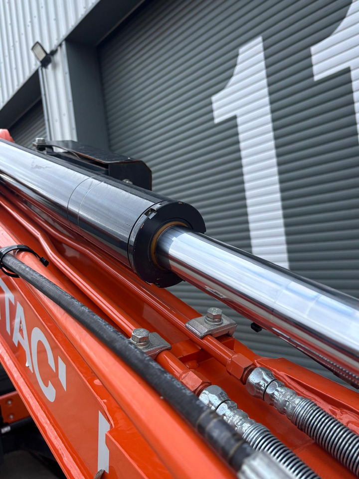 Leasing financiero de  Hitachi ZX55U-6 CLR leasing Hitachi ZX55U-6 CLR: foto 10