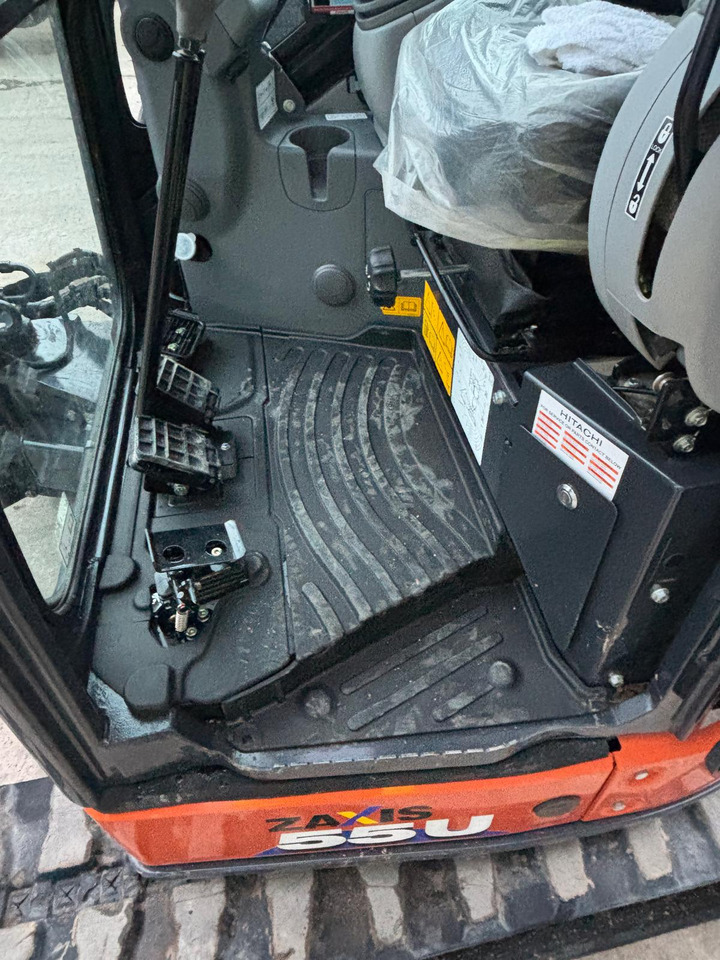 Leasing financiero de  Hitachi ZX55U-6 CLR leasing Hitachi ZX55U-6 CLR: foto 18
