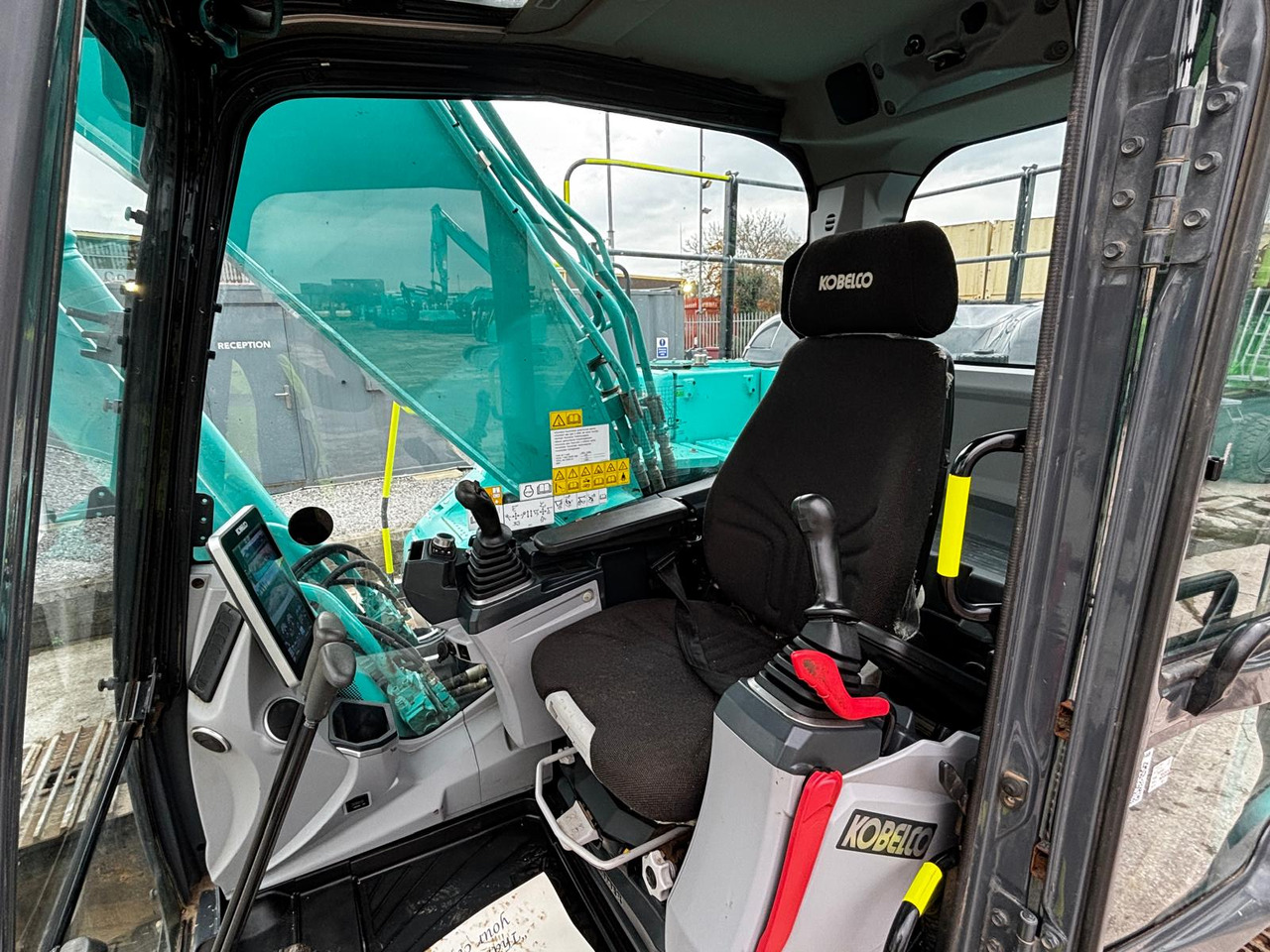 Excavadora de cadenas Kobelco SK210LC-11: foto 19 Excavadora de cadenas Kobelco SK210LC-11: foto 19